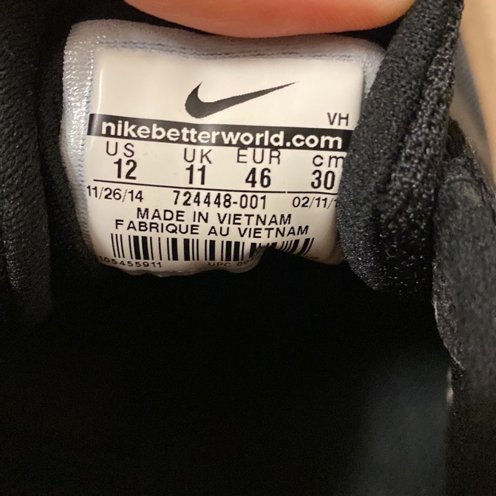 Nike Shoes - Picture 4 of 4